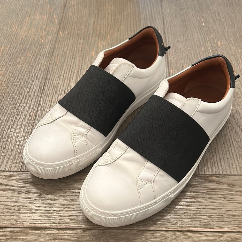 Givenchy sneakers creased good price